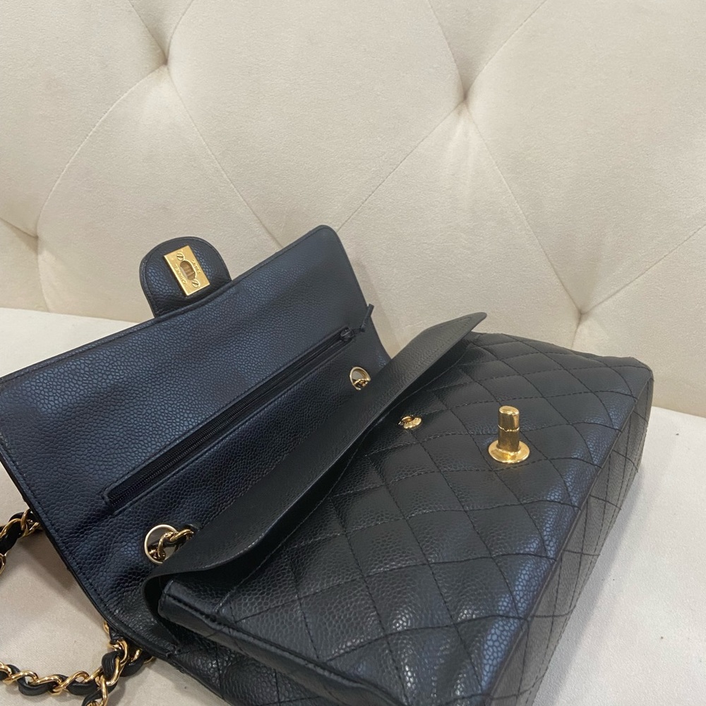 🔥🔥Chanel Classic Medium Cavair W/ Gold Hardware - Picture 7 of 16